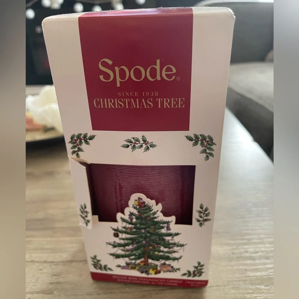Spode Christmas tree Red 90 hr burntime pillar candle cinnamon orange cloves